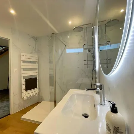 Logis De La Pomme D'or X Melrose Дом отдыха *