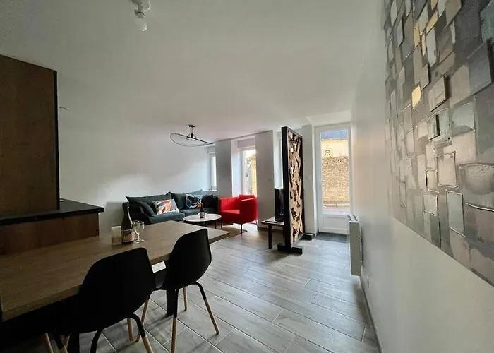 Logis De La Pomme D'or X Melrose Semesterbostad *