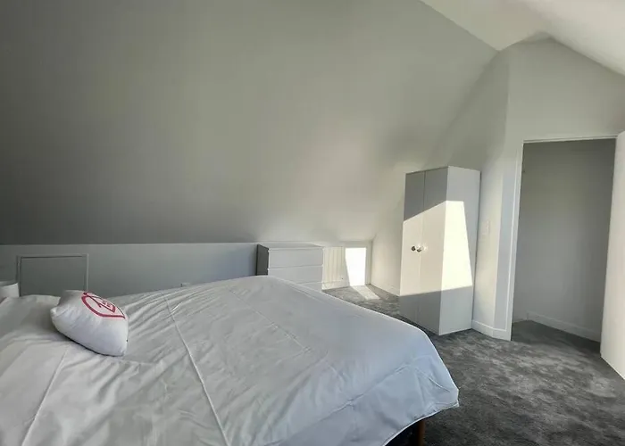 Logis De La Pomme D'or X Melrose Bayeux