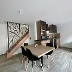 Logis De La Pomme D'or X Melrose בית נופש *