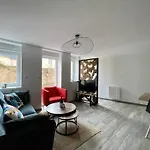 Logis De La Pomme D'or X Melrose * באיו