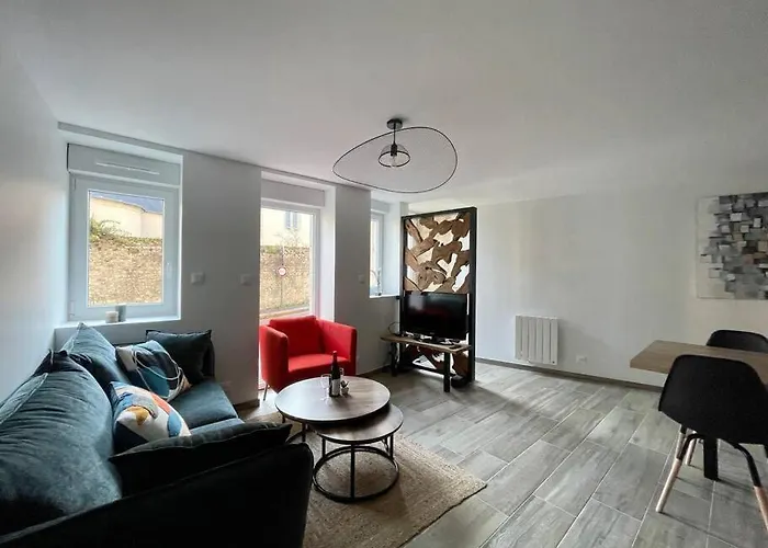 Logis De La Pomme D'or X Melrose * 贝叶