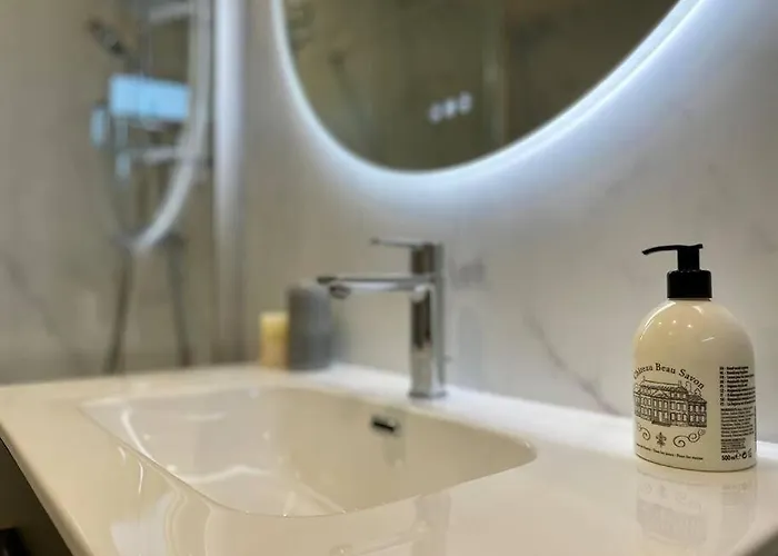 Logis De La Pomme D'or X Melrose 度假居